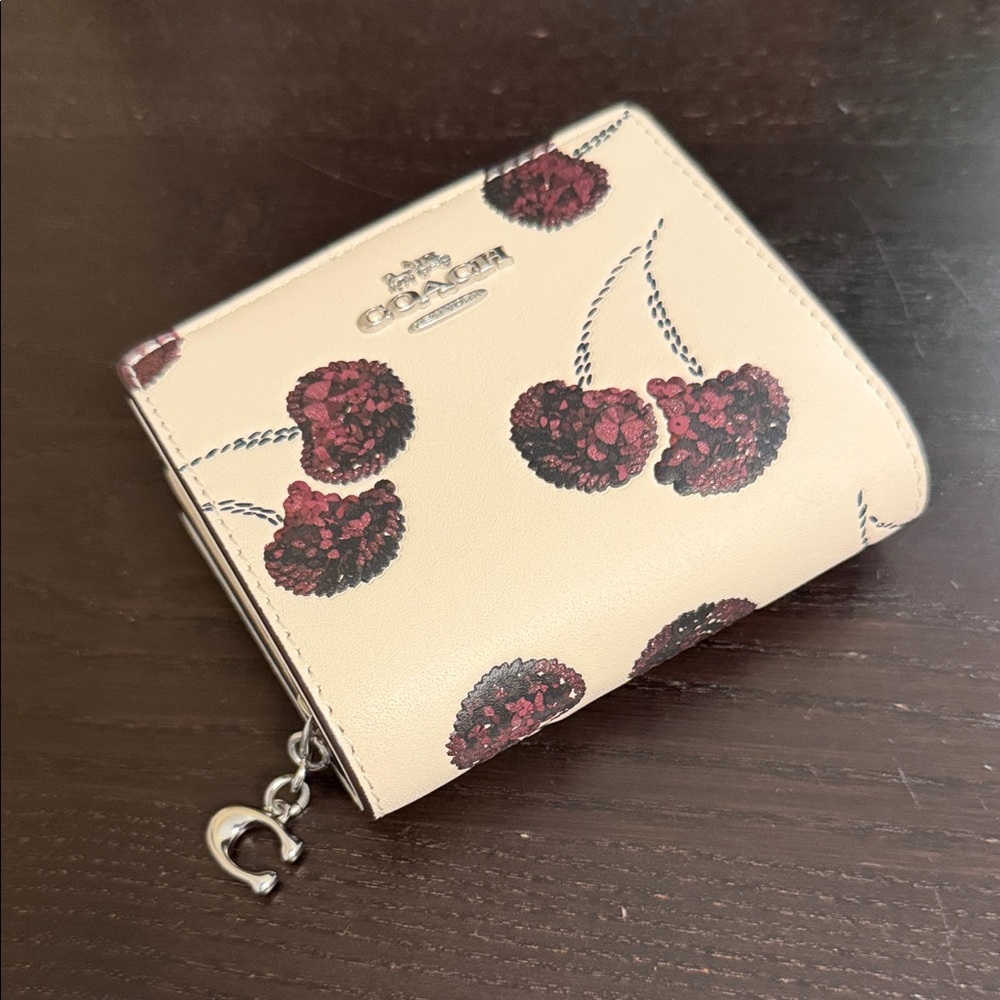 🍒NWT Coach Snap Wallet With Cherry Print!🍒 - Picture 6 of 6